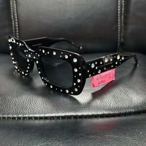 Carolina Herrera HER 0131/S Sunglasses for women brand new $450 retail